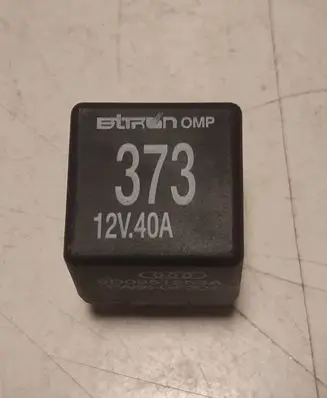 Volkswagen Transporter - Caravelle T4 Other relay 8D0951253A