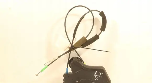 Toyota Avensis T250 Rear door lock 