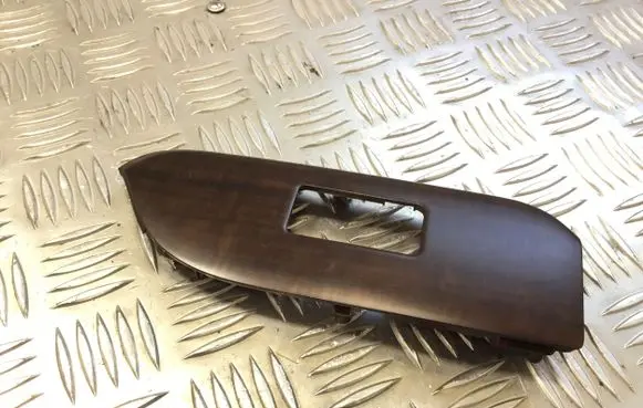 Toyota Land Cruiser (J150) Front door window switch trim 641126114 7423260610