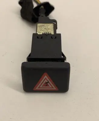 Audi A4 S4 B7 8E 8H Hazard light switch 8E0941509