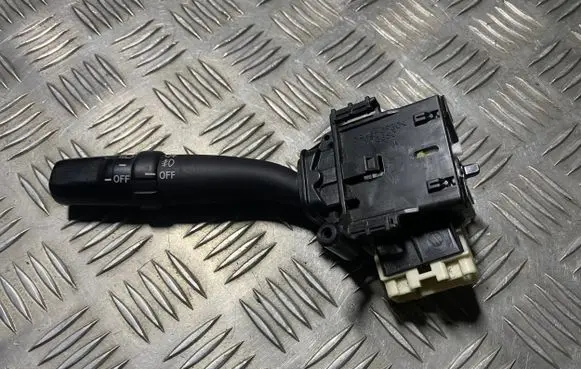 Toyota Avensis T250 Indicator stalk 173650