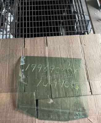 Ford Fusion Rear door window glass