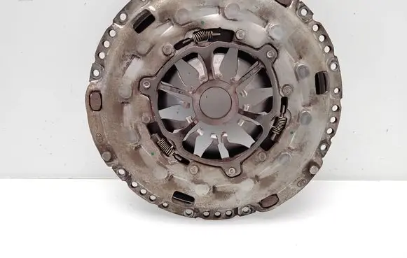 Volkswagen Transporter - Caravelle T5 Pressure plate 123043610 9K011
