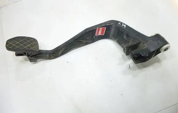 Audi A6 S6 C5 4B Clutch pedal 8D1721316A L5963