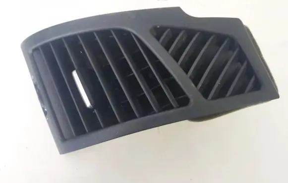 BMW 1 E81 E87 Dash center air vent grill 7059187 5160