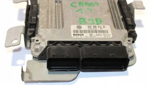 Volkswagen Caddy Engine control unit/module 03G906016DM 0281011882 1039S06225