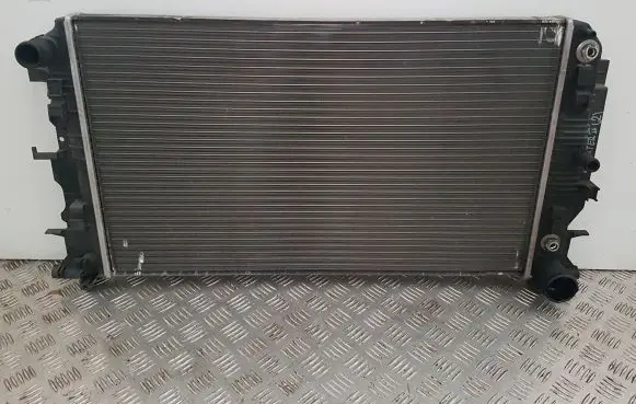 Mercedes-Benz Sprinter W906 Coolant radiator A9065000402 877122Z
