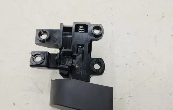 Hyundai i30 Glove box handle LK028E