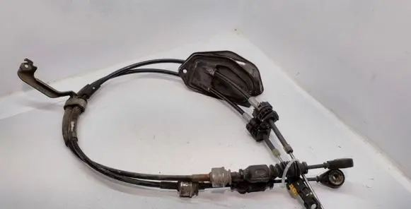 Toyota Avensis T270 Gear shift cable linkage