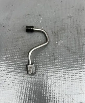 KIA Sportage Fuel injector supply line/pipe 