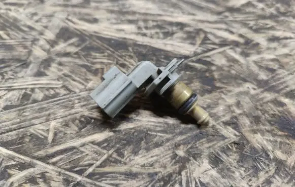 Jaguar XJL Coolant temperature sensor 3L8A12A648AA
