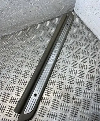 Volvo S40, V40 Front sill trim cover 30818425