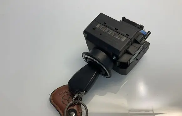 Mercedes-Benz E W211 Ignition lock 2115451008 A2115451008