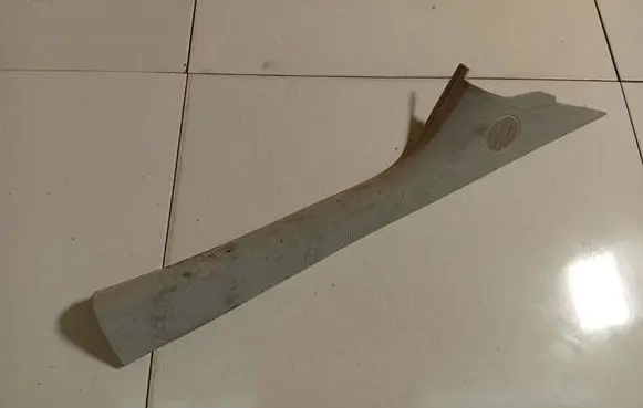 Mercedes-Benz B W245 (C) pillar trim A1696903225