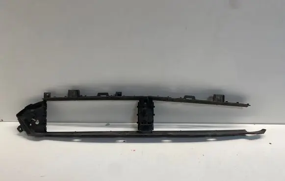 Chrysler Pacifica Intercooler air guide/duct channel 040041 68438679AC