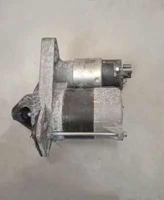Renault Megane III Starter motor 233007970R