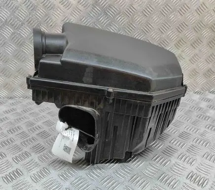 Volvo XC60 Air filter box 31370671