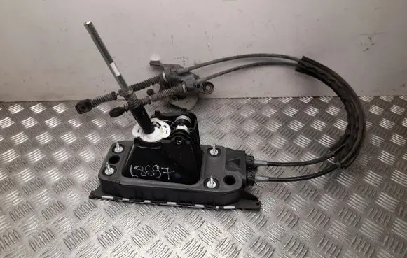 Volkswagen T-Cross Gear shifter/selector 2Q0711049S
