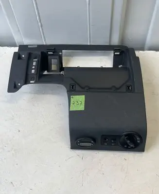 Volkswagen Touran I Dashboard lower bottom trim panel 1T1858365
