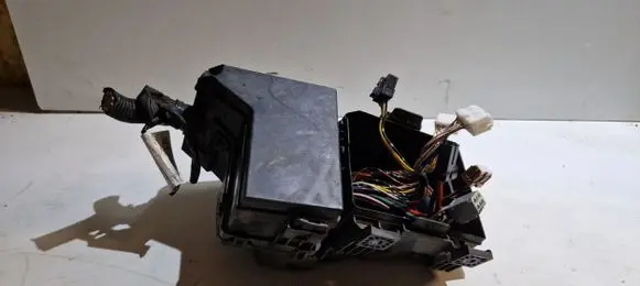 Nissan Qashqai Fuse box set 319136024