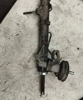 Citroen C4 I Steering rack 6820000084