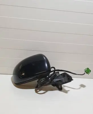 Volkswagen New Beetle Front door electric wing mirror E1010544