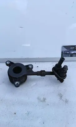 Clutch slave cylinder