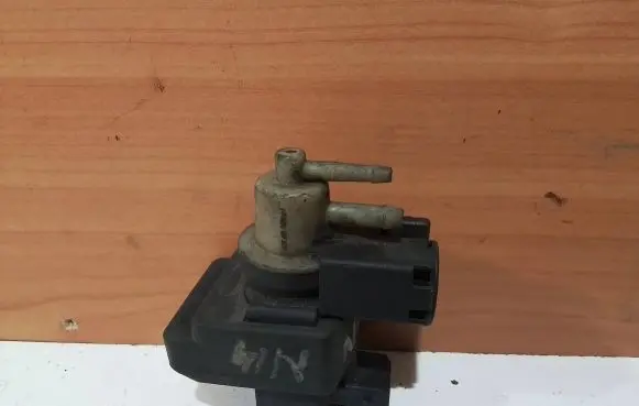 Nissan Primera Turbo solenoid valve 8200486 701152