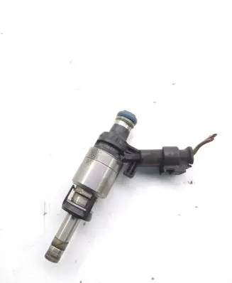 Volkswagen PASSAT B7 Fuel injector 0261500074 06H906036H