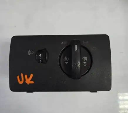 Ford Mondeo Mk III Light switch 1S7T13A024GB 011031B 04052761
