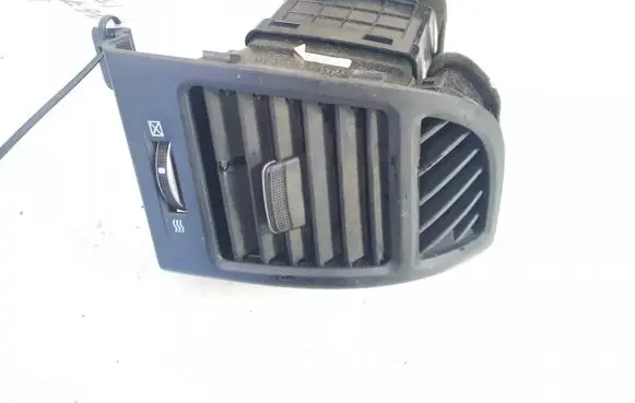 Hyundai Santa Fe Dash center air vent grill 974902b000 97490-2b000