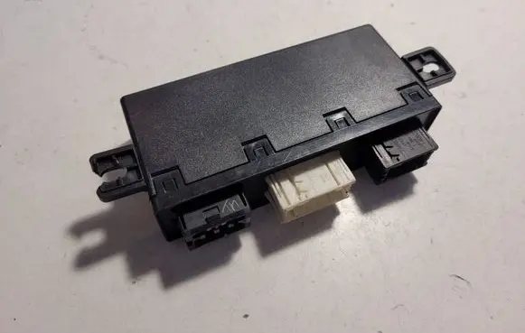 BMW 5 E34 Comfort/convenience module 4392075 05071711 110187
