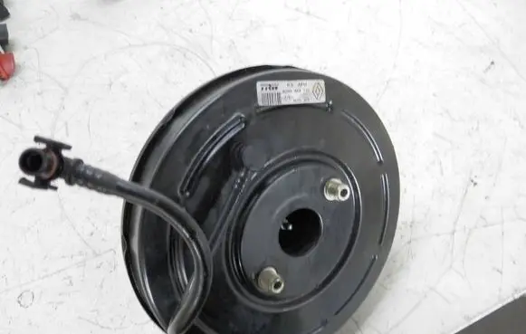 Renault Megane II Brake booster 8200453735