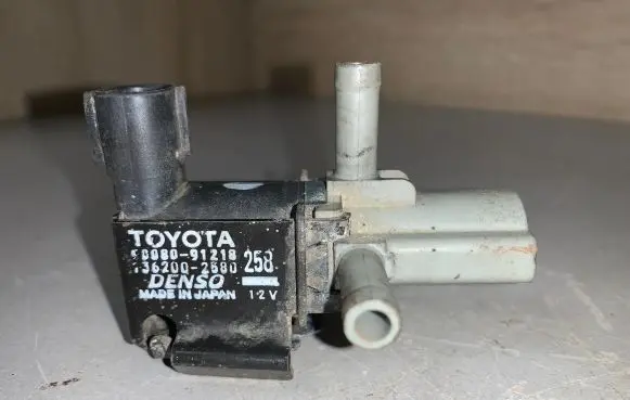 Toyota Corolla E120 E130 Turbo solenoid valve 1362002580 1008091218