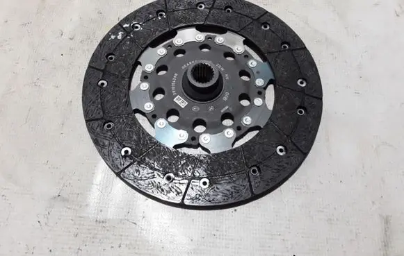 Renault Master III Clutch pressure plate 301015629R