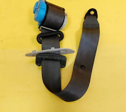 Mitsubishi Galant Rear seatbelt 0422010