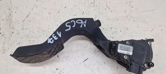 Audi A6 S6 C5 4B Accelerator throttle pedal 8D1721523F