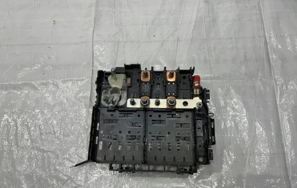 Land Rover Discovery Sport Battery relay fuse K8D214N073AB