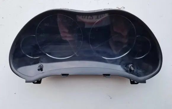 Toyota Avensis T250 Speedometer (instrument cluster) 83800-05533