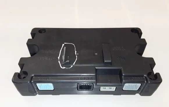 Renault Latitude (L70) GPS navigation control unit/module 280246043R S180072001F