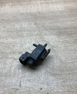Volvo V70 Turbo solenoid valve 30611668 7224010