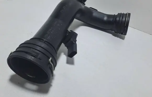 Volkswagen Touran I Intercooler hose/pipe 1K0145762L 1K0145770D