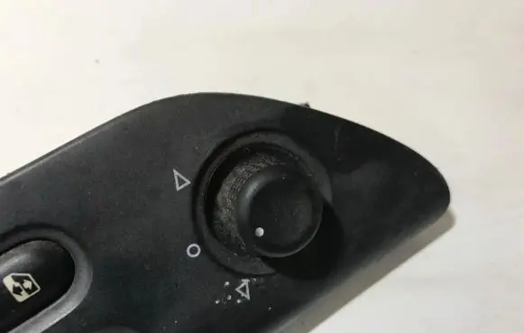 Renault Laguna I Wing mirror switch 7700808035