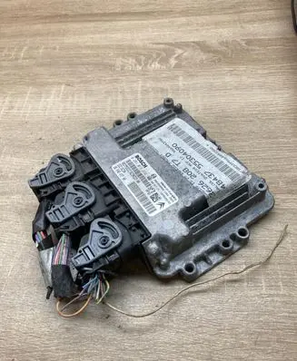 Peugeot 308 Engine control unit/module ECU 9664843780 0281013872