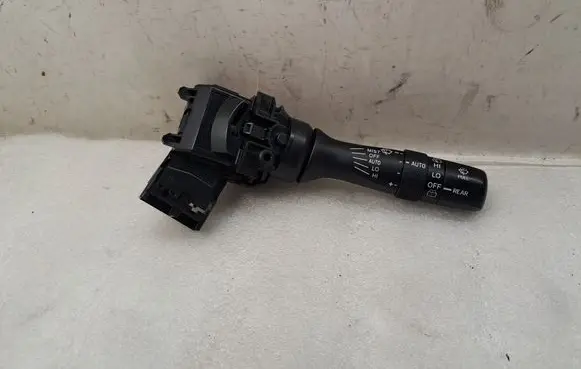 Toyota Auris 150 Wiper control stalk 8465202420