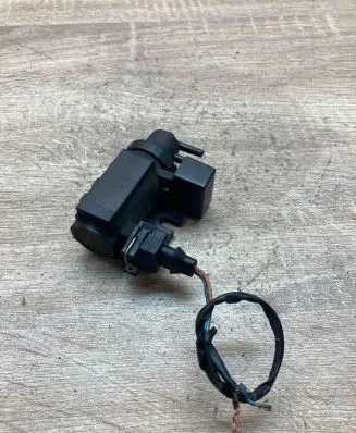 BMW 5 E60 E61 Turbo solenoid valve 7796634 WithPlug