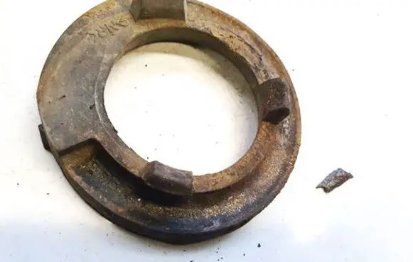 Toyota Yaris Coil spring mount 