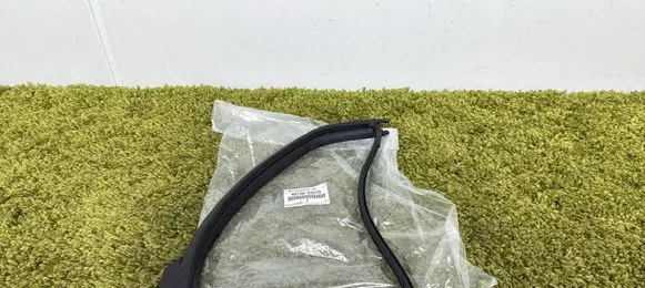 Toyota Yaris Rear side window 68188-52070