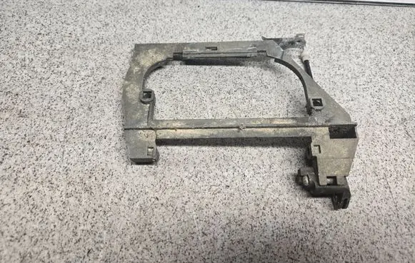 BMW 7 E38 Rear door exterior handle/bracket 51228245346