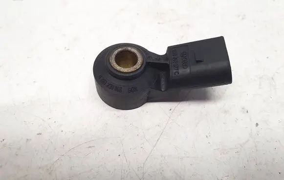 Volkswagen Touareg I Detonation knock sensor 030905377C